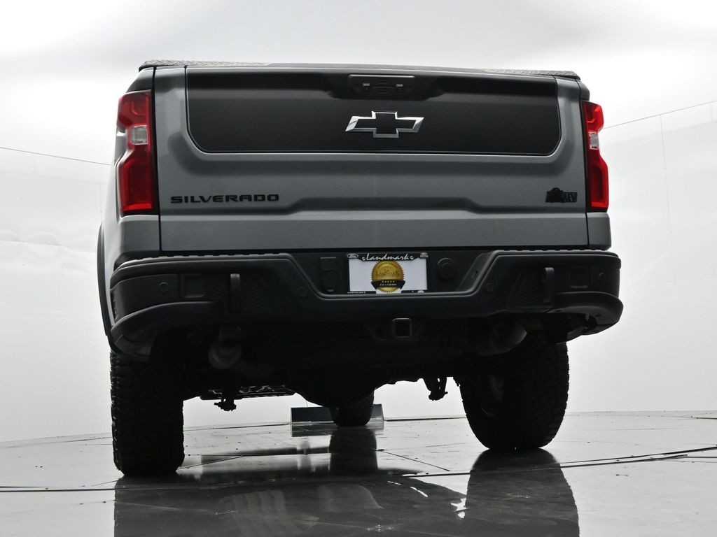 Chevrolet Silverado 1500 Vehicle Full-screen Gallery Image 23