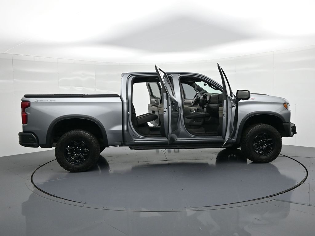 Chevrolet Silverado 1500 Vehicle Full-screen Gallery Image 26