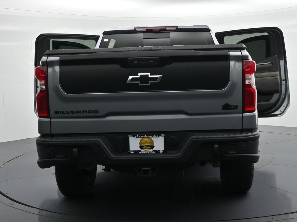 Chevrolet Silverado 1500 Vehicle Full-screen Gallery Image 29
