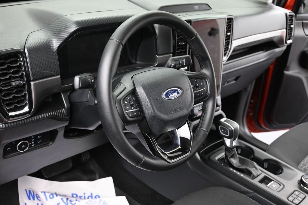 Ford Ranger Vehicle Full-screen Gallery Image 16