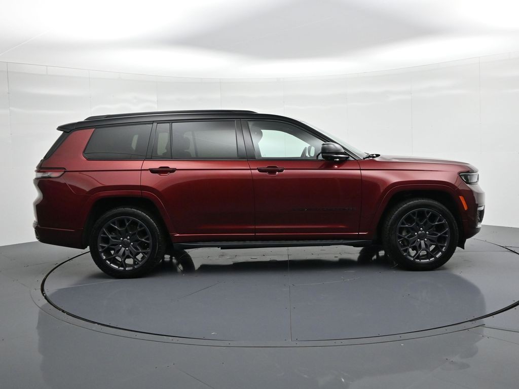 Jeep Grand Cherokee L Vehicle Full-screen Gallery Image 5