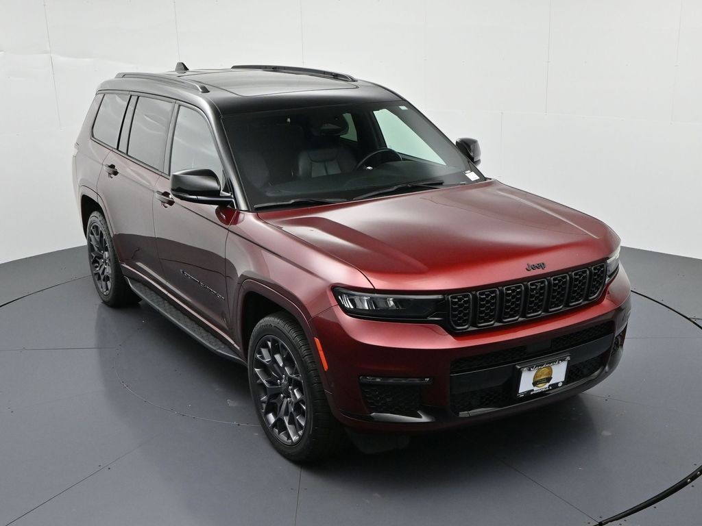 Jeep Grand Cherokee L Vehicle Full-screen Gallery Image 18
