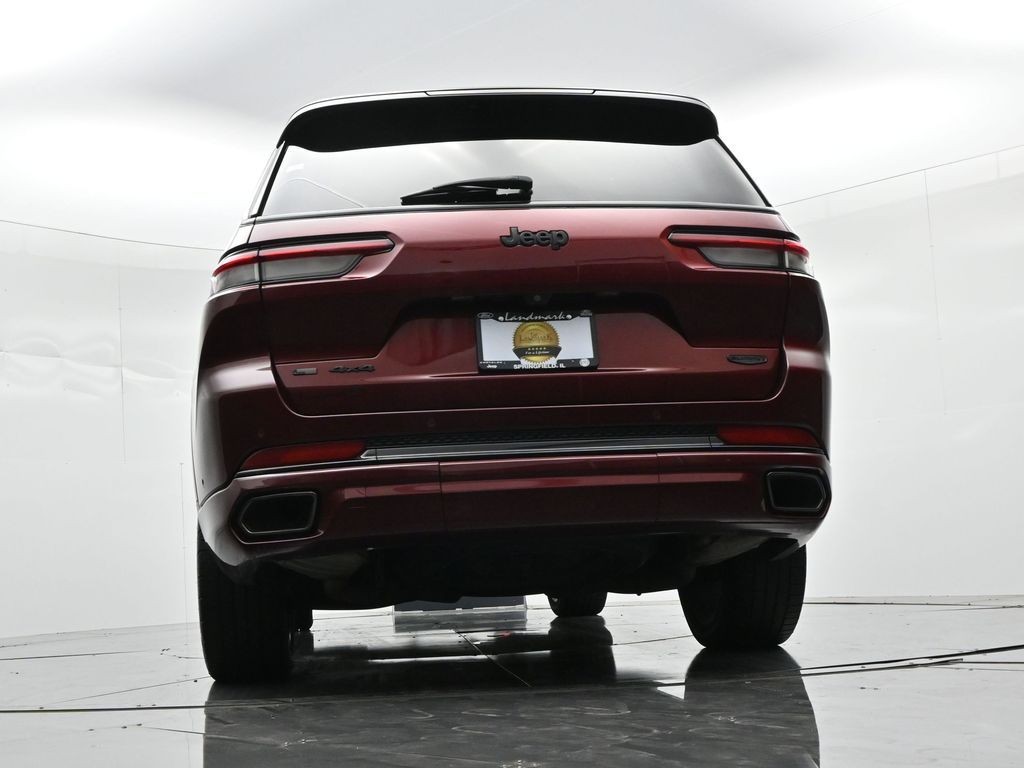 Jeep Grand Cherokee L Vehicle Full-screen Gallery Image 23