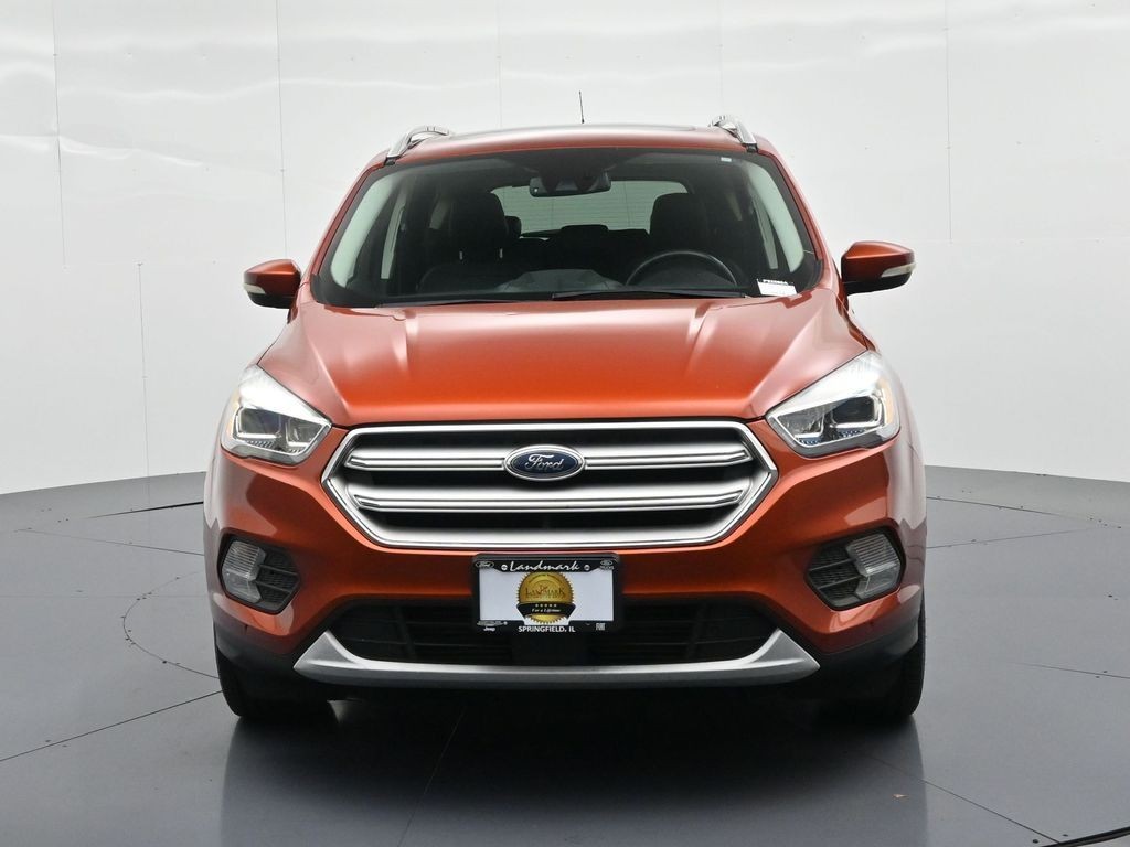 Ford Escape Vehicle Full-screen Gallery Image 3