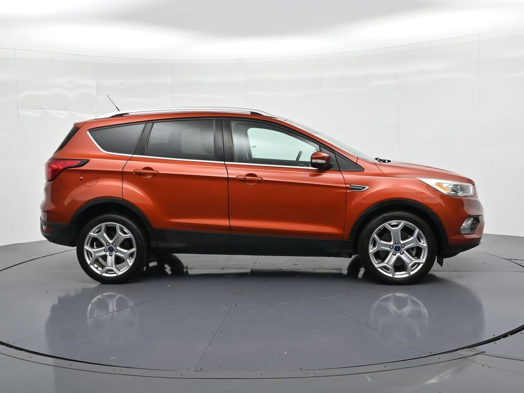 Ford Escape Vehicle Full-screen Gallery Image 5