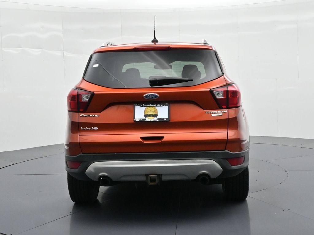 Ford Escape Vehicle Full-screen Gallery Image 7