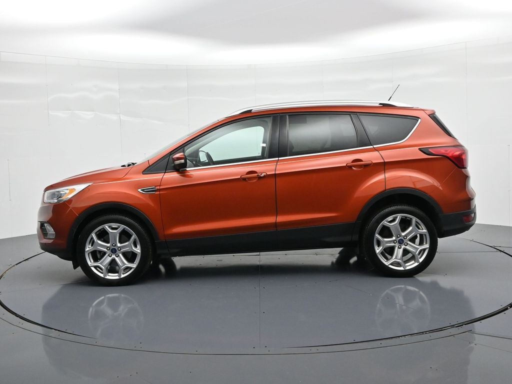 Ford Escape Vehicle Full-screen Gallery Image 9