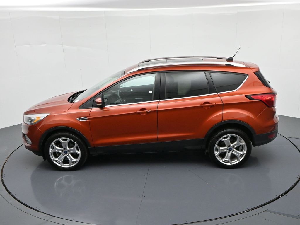 Ford Escape Vehicle Full-screen Gallery Image 19