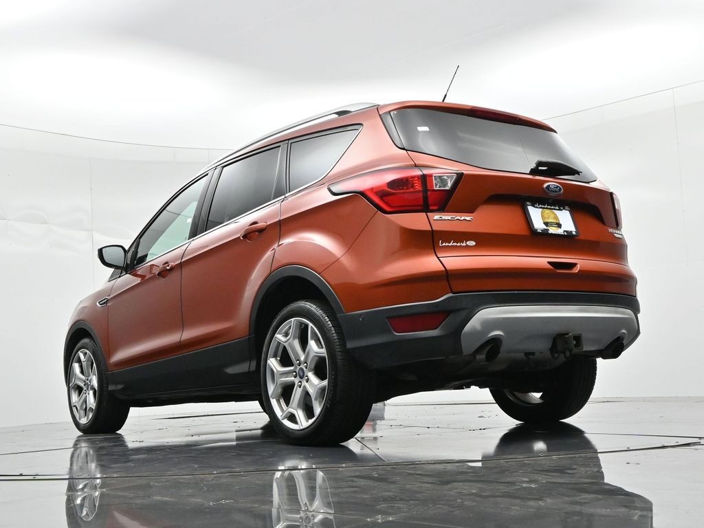 Ford Escape Vehicle Full-screen Gallery Image 20