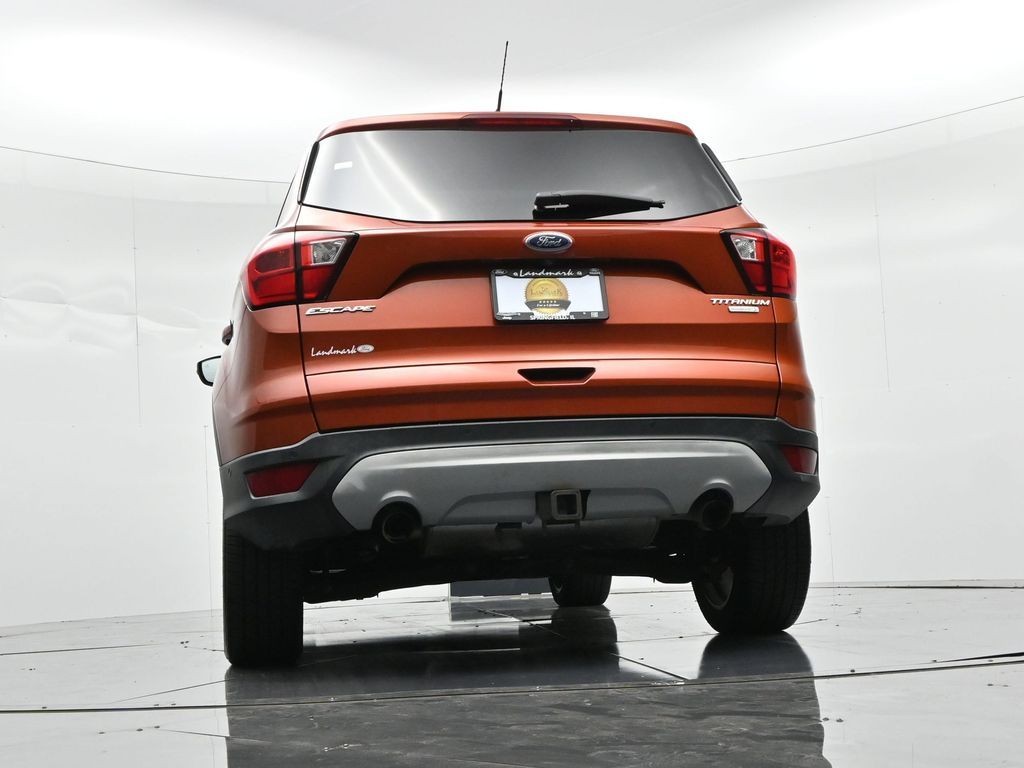 Ford Escape Vehicle Full-screen Gallery Image 21