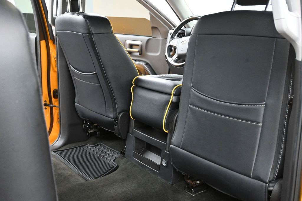 Chevrolet Silverado 1500 Vehicle Full-screen Gallery Image 10