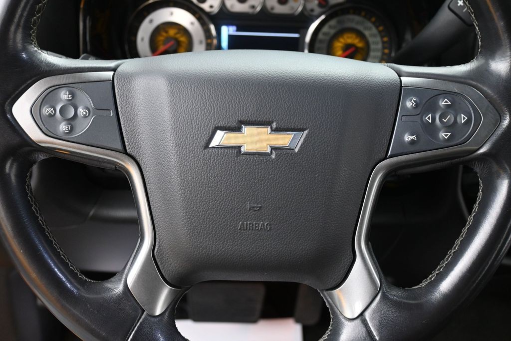 Chevrolet Silverado 1500 Vehicle Full-screen Gallery Image 14