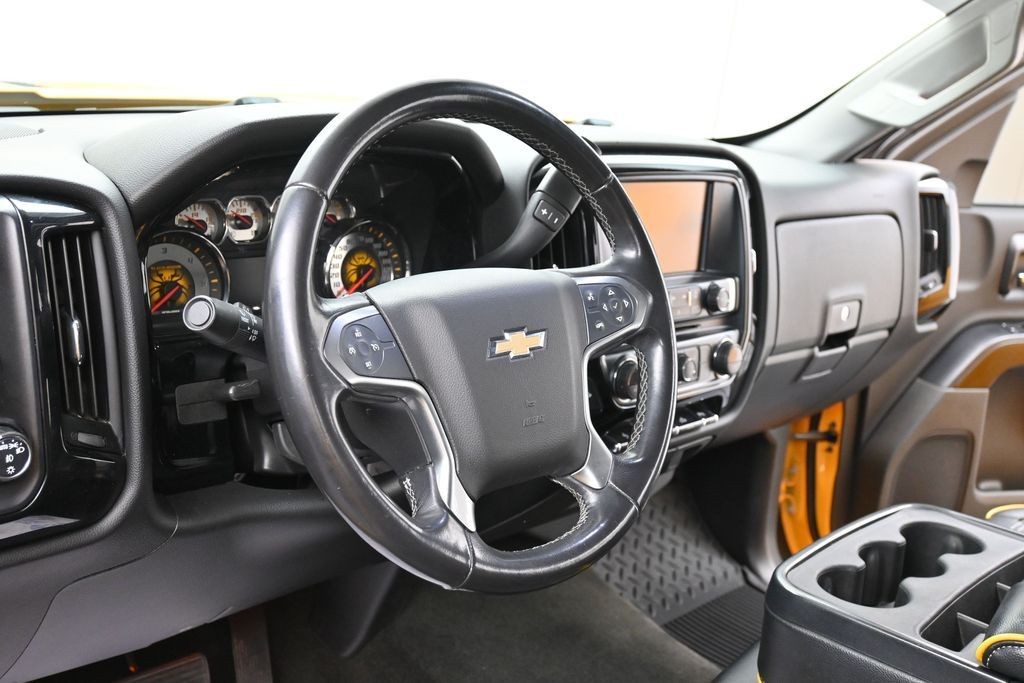 Chevrolet Silverado 1500 Vehicle Full-screen Gallery Image 15