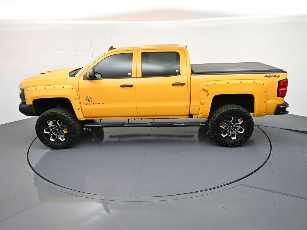 Chevrolet Silverado 1500 Vehicle Full-screen Gallery Image 19