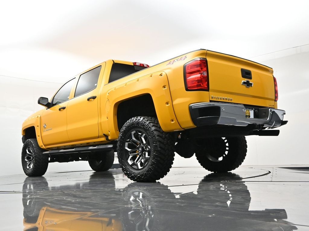 Chevrolet Silverado 1500 Vehicle Full-screen Gallery Image 20
