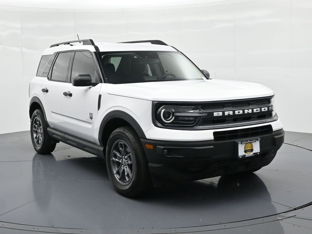 Ford Bronco Sport Vehicle Full-screen Gallery Image 04