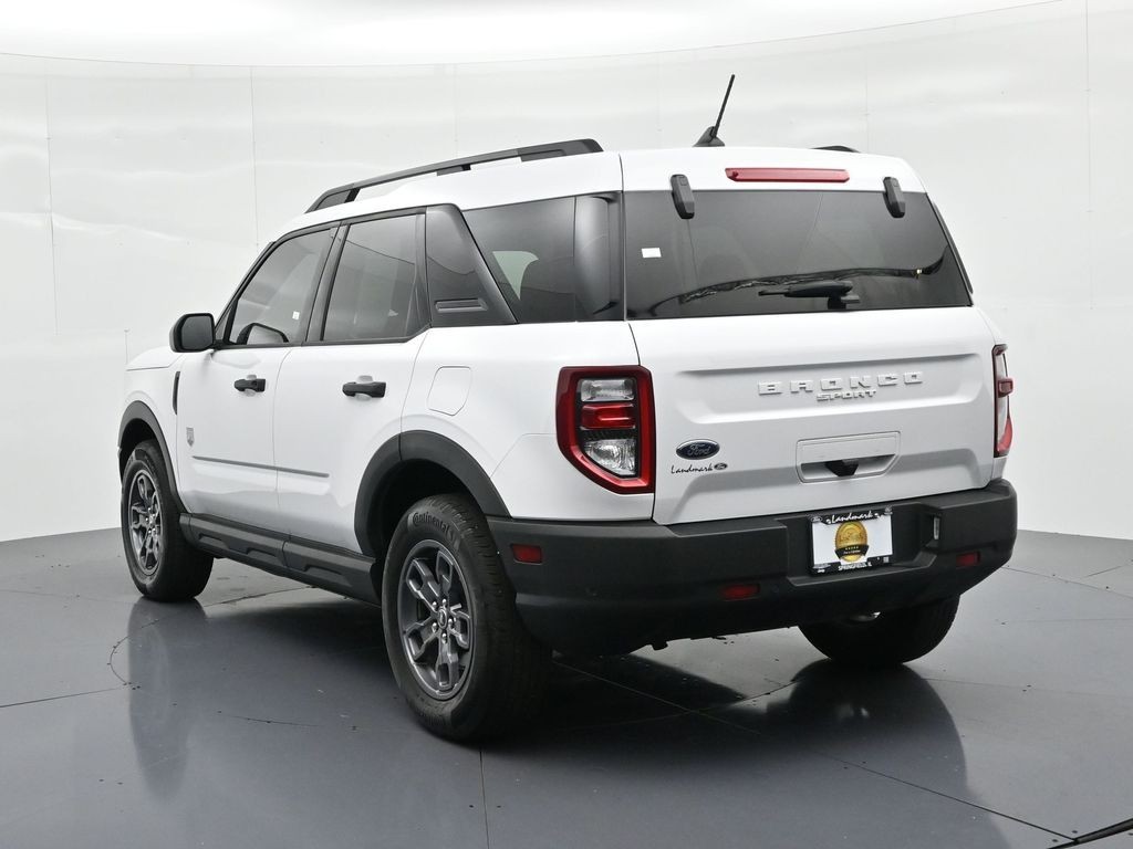 Ford Bronco Sport Vehicle Full-screen Gallery Image 08