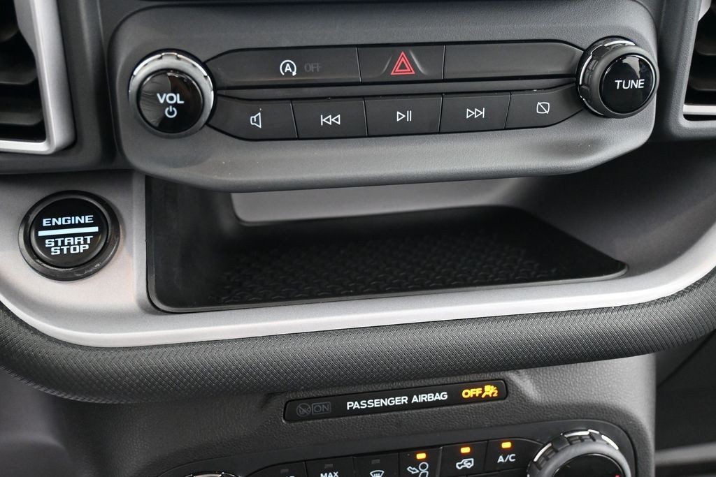 Ford Bronco Sport Vehicle Full-screen Gallery Image 11