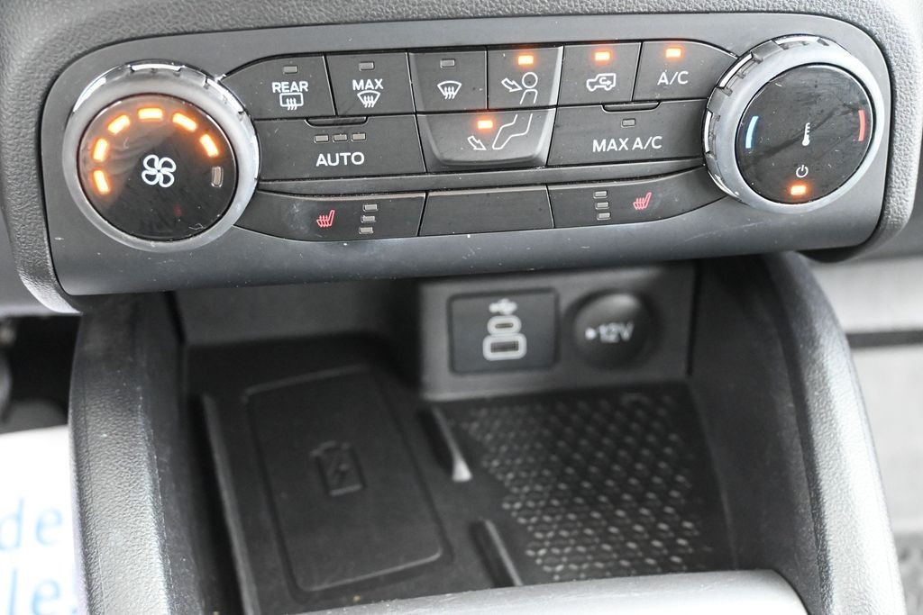 Ford Bronco Sport Vehicle Full-screen Gallery Image 12