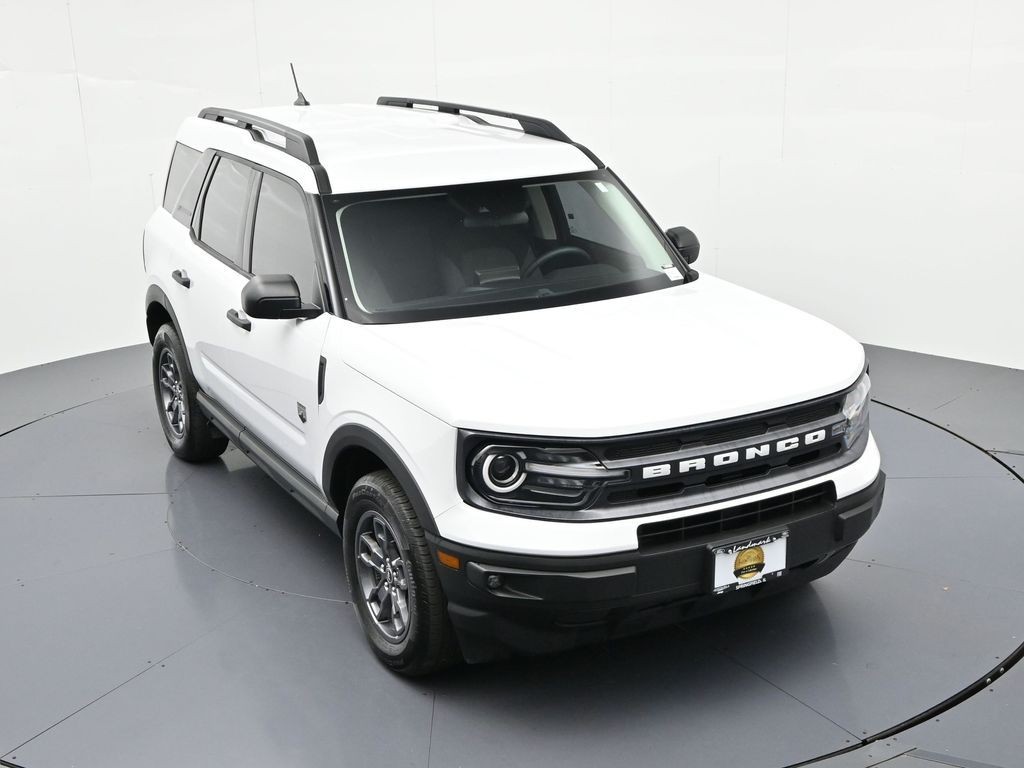 Ford Bronco Sport Vehicle Full-screen Gallery Image 17