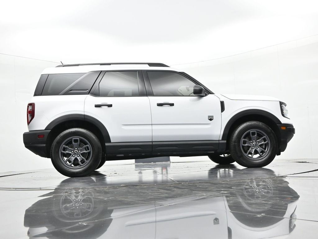 Ford Bronco Sport Vehicle Full-screen Gallery Image 24