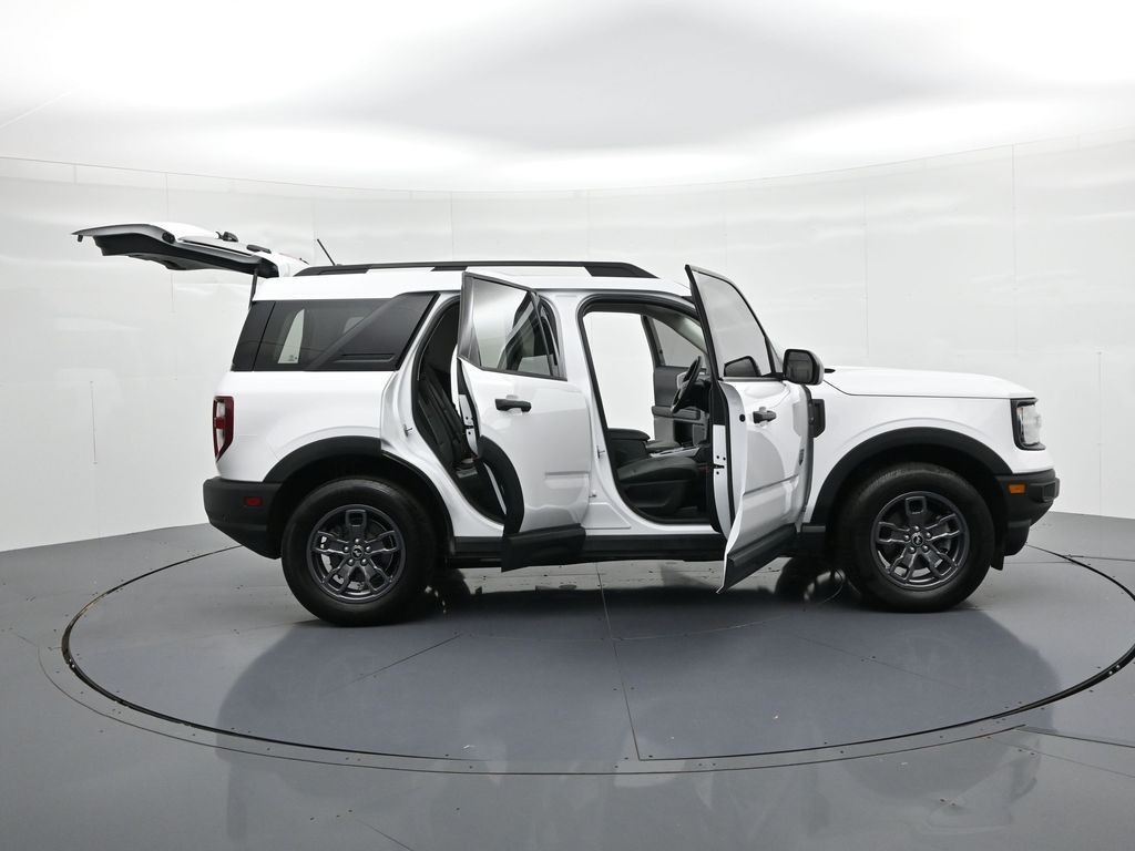 Ford Bronco Sport Vehicle Full-screen Gallery Image 25