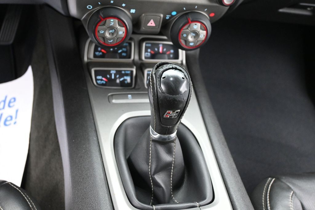 Chevrolet Camaro Vehicle Full-screen Gallery Image 11
