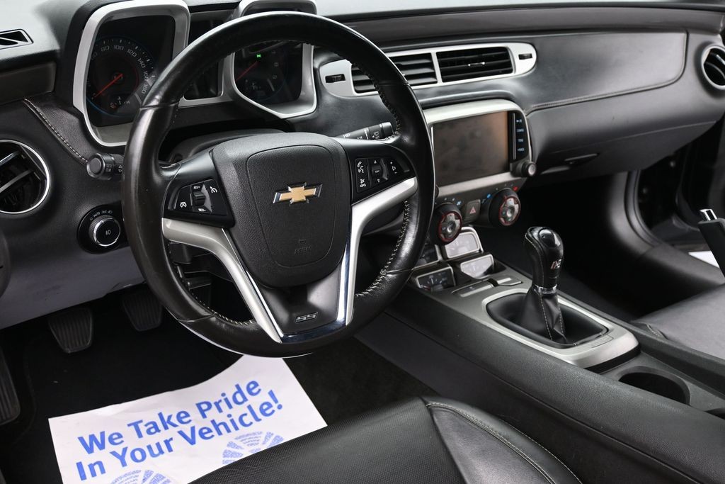 Chevrolet Camaro Vehicle Full-screen Gallery Image 14