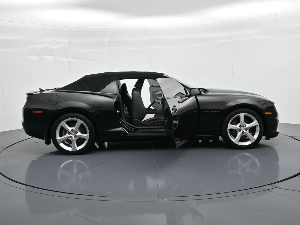 Chevrolet Camaro Vehicle Full-screen Gallery Image 23