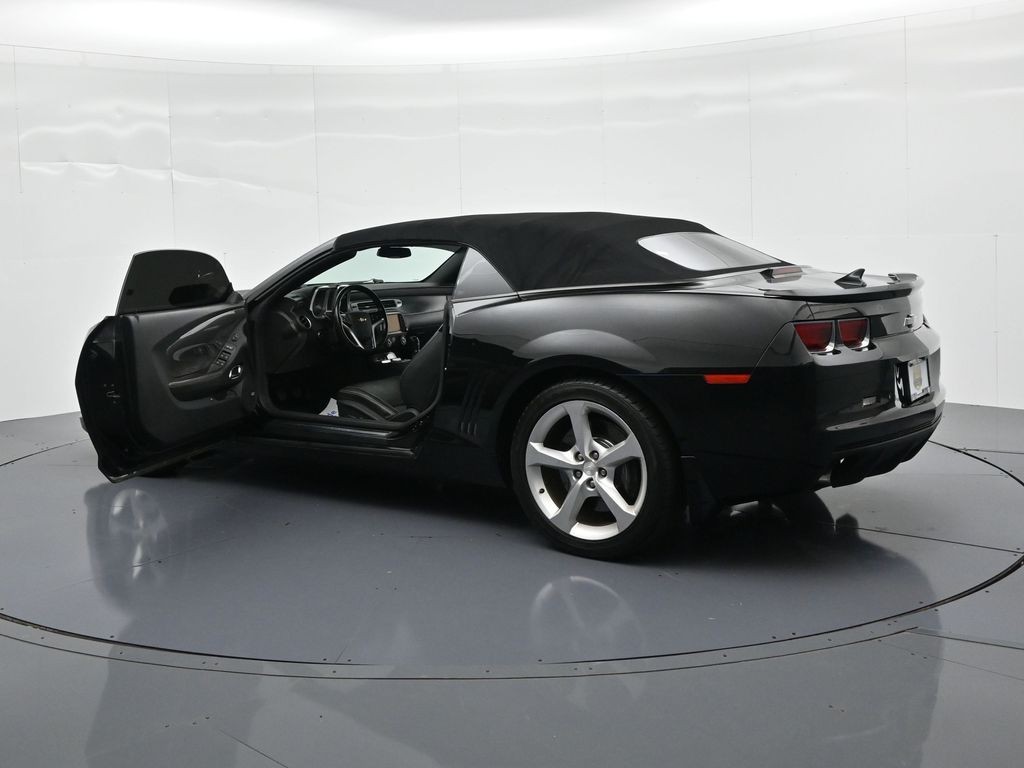 Chevrolet Camaro Vehicle Full-screen Gallery Image 24