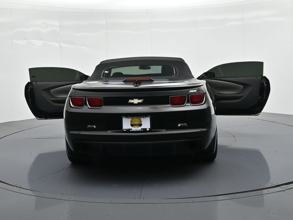 Chevrolet Camaro Vehicle Full-screen Gallery Image 26