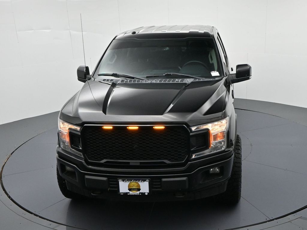 Ford F-150 Vehicle Full-screen Gallery Image 17