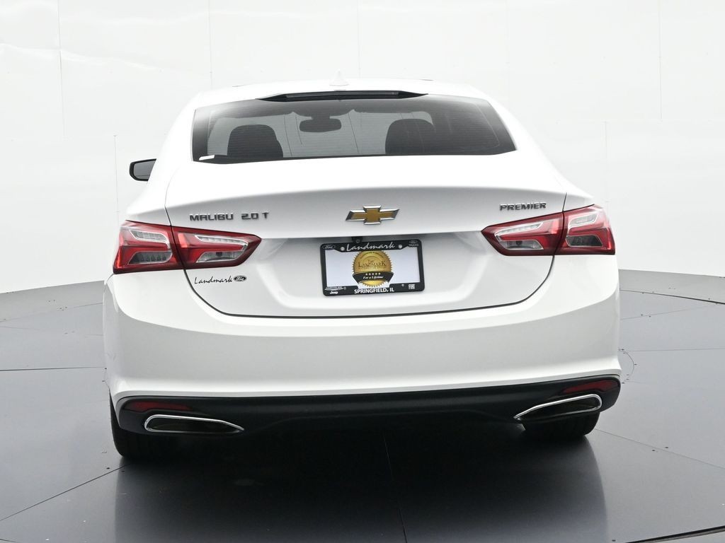 Chevrolet Malibu Vehicle Full-screen Gallery Image 07