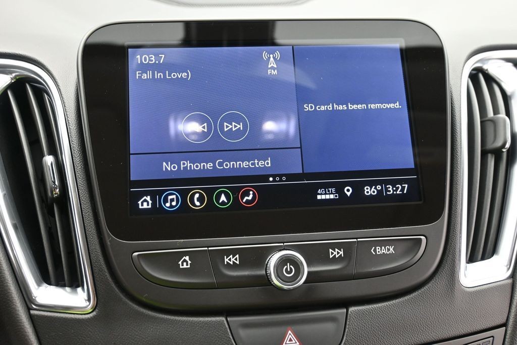 Chevrolet Malibu Vehicle Full-screen Gallery Image 10