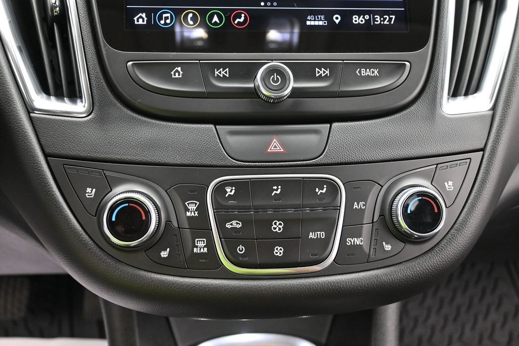 Chevrolet Malibu Vehicle Full-screen Gallery Image 11