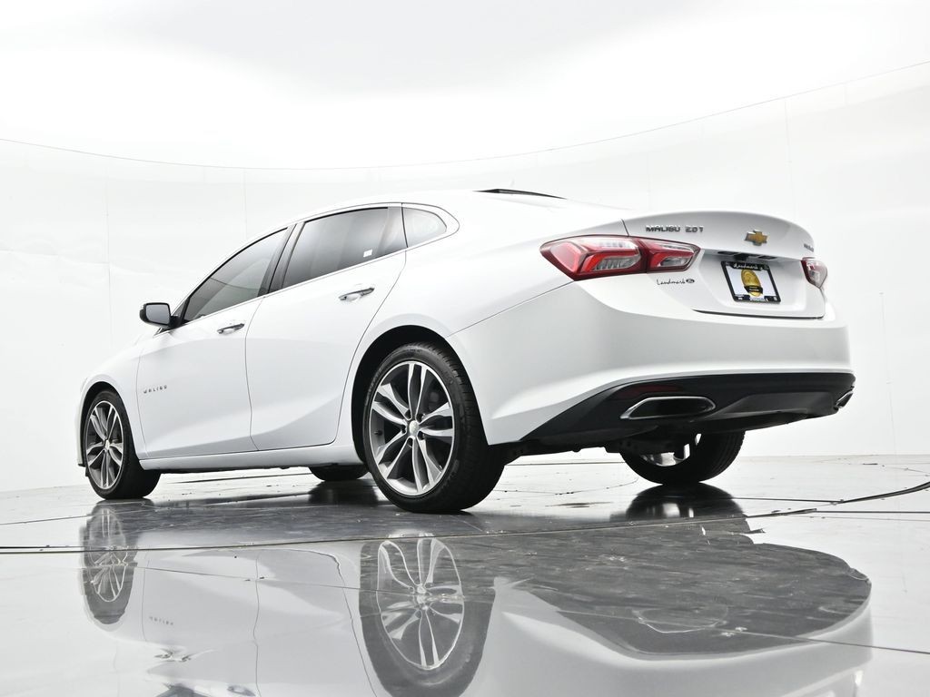 Chevrolet Malibu Vehicle Full-screen Gallery Image 18