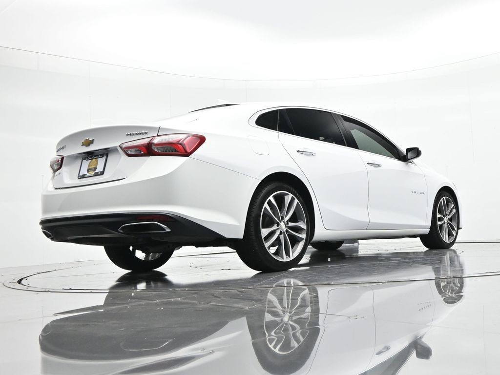 Chevrolet Malibu Vehicle Full-screen Gallery Image 20