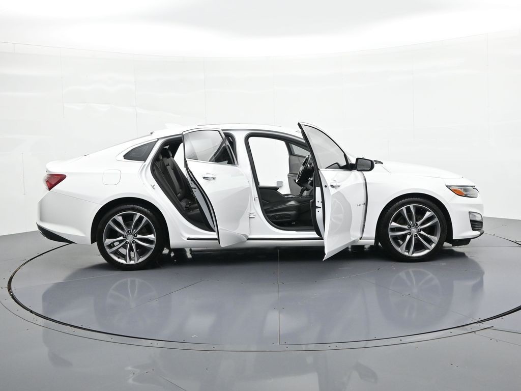 Chevrolet Malibu Vehicle Full-screen Gallery Image 22
