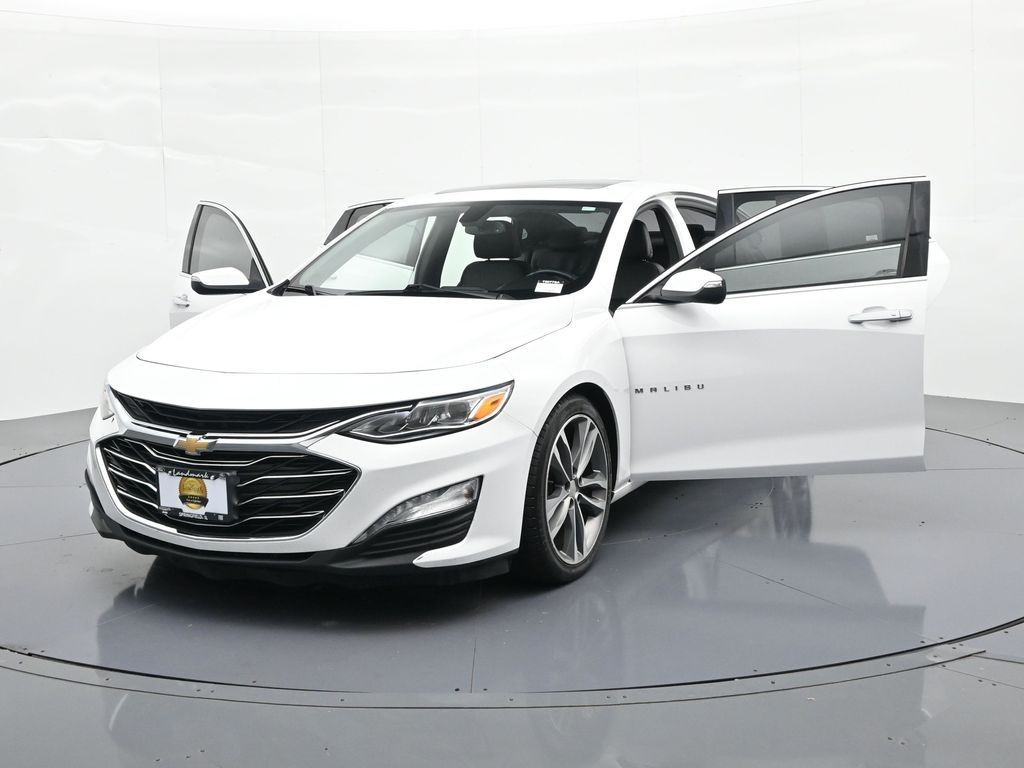 Chevrolet Malibu Vehicle Full-screen Gallery Image 24