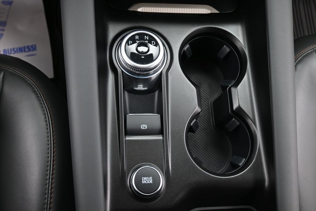 Ford Explorer Vehicle Full-screen Gallery Image 12
