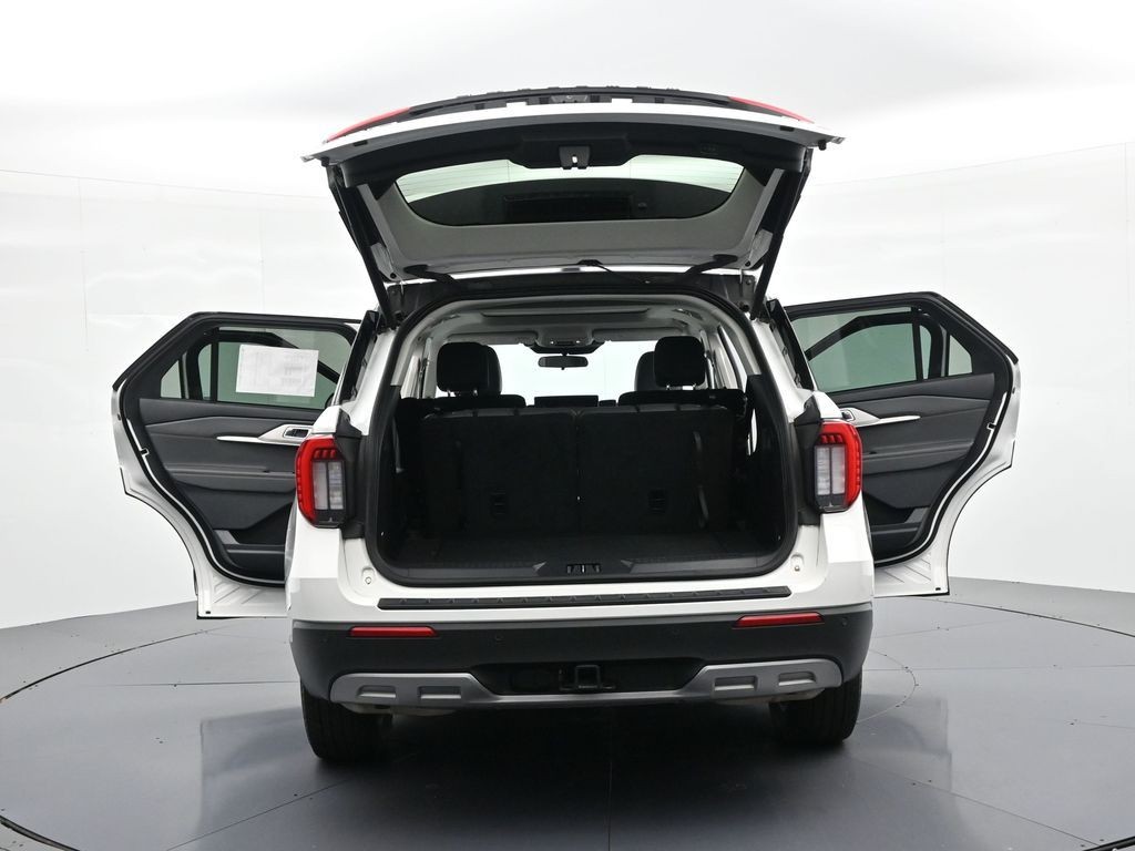 Ford Explorer Vehicle Full-screen Gallery Image 27