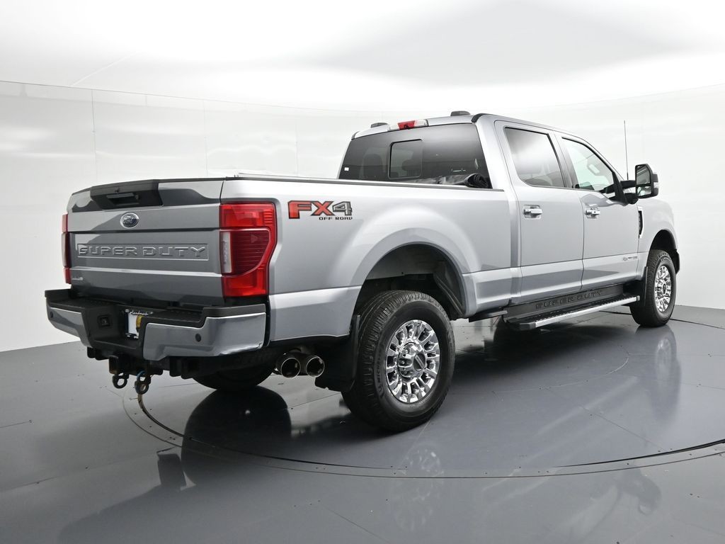Ford Super Duty F-250 SRW Vehicle Full-screen Gallery Image 6