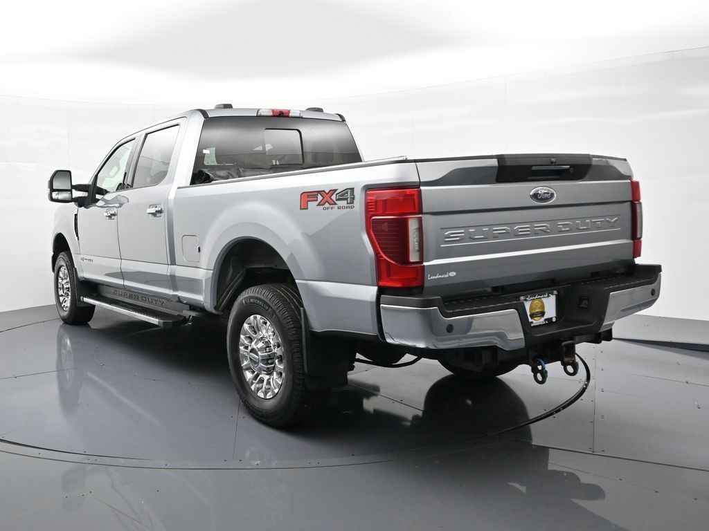 Ford Super Duty F-250 SRW Vehicle Full-screen Gallery Image 8