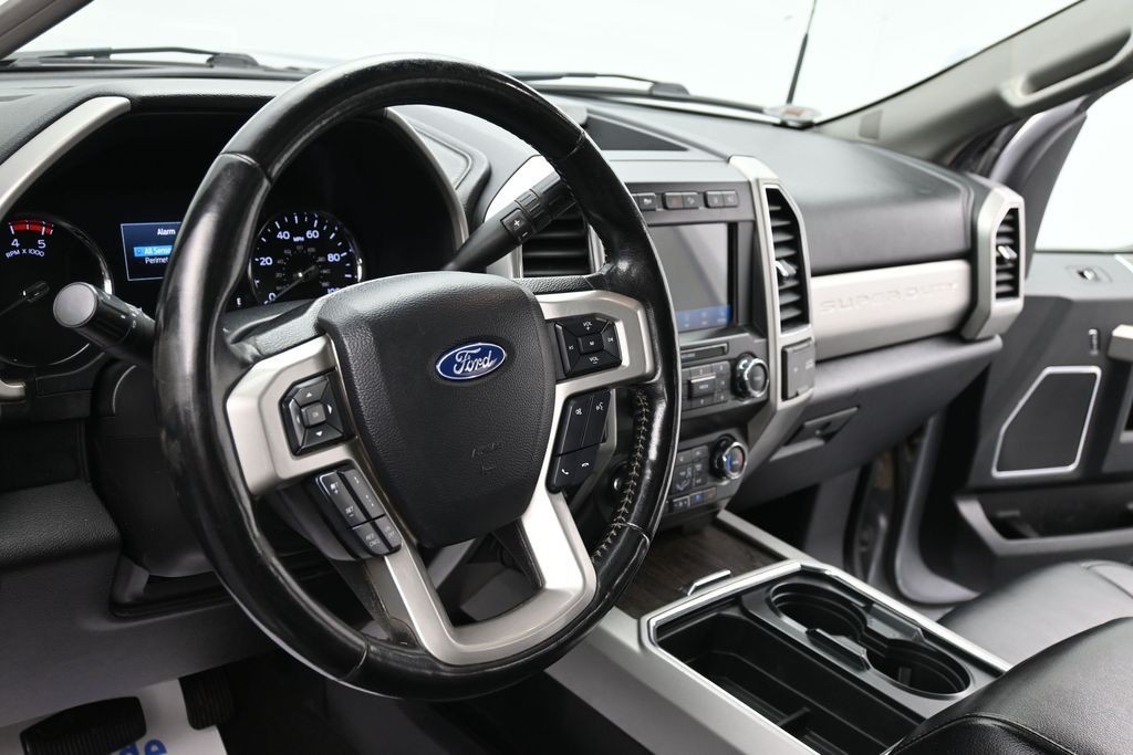 Ford Super Duty F-250 SRW Vehicle Full-screen Gallery Image 16