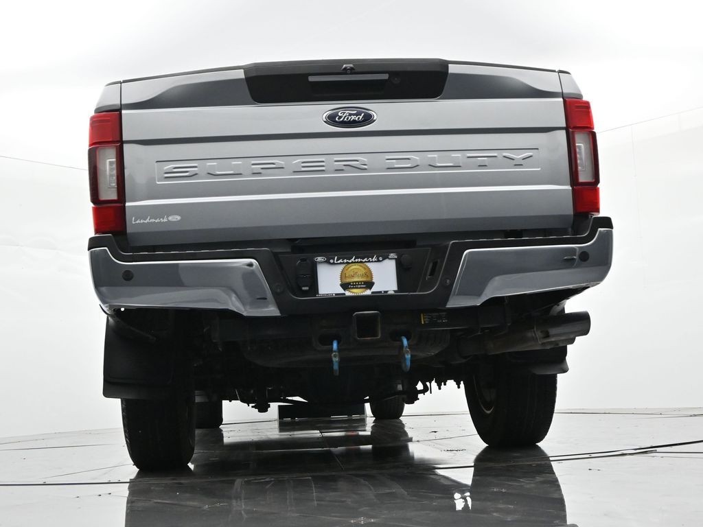 Ford Super Duty F-250 SRW Vehicle Full-screen Gallery Image 22