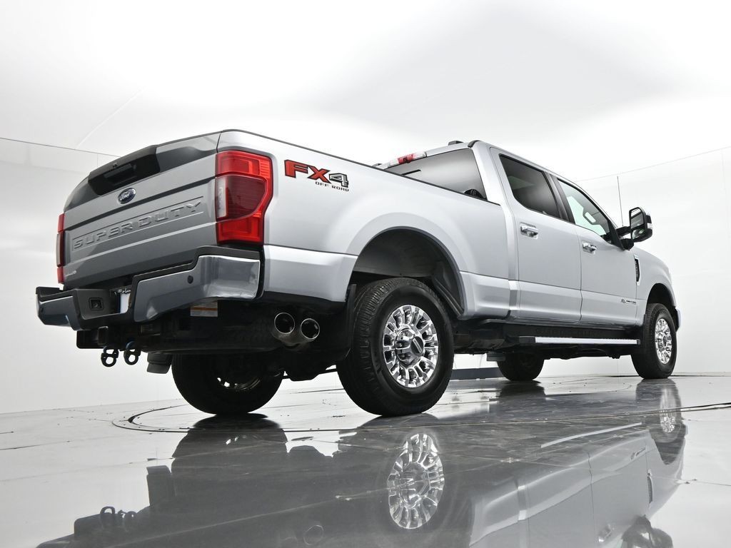 Ford Super Duty F-250 SRW Vehicle Full-screen Gallery Image 23