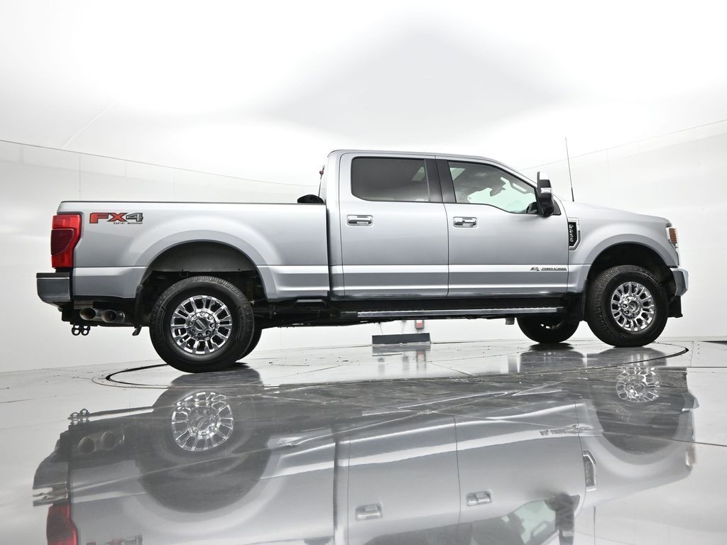 Ford Super Duty F-250 SRW Vehicle Full-screen Gallery Image 24