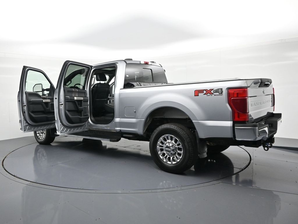 Ford Super Duty F-250 SRW Vehicle Full-screen Gallery Image 26