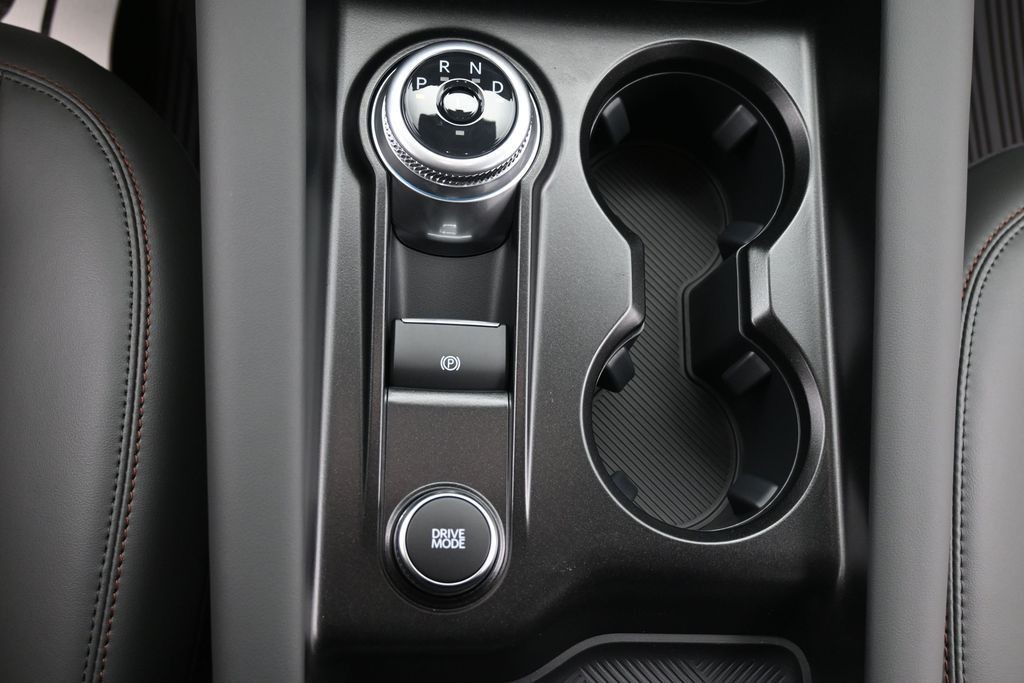 Ford Explorer Vehicle Full-screen Gallery Image 14