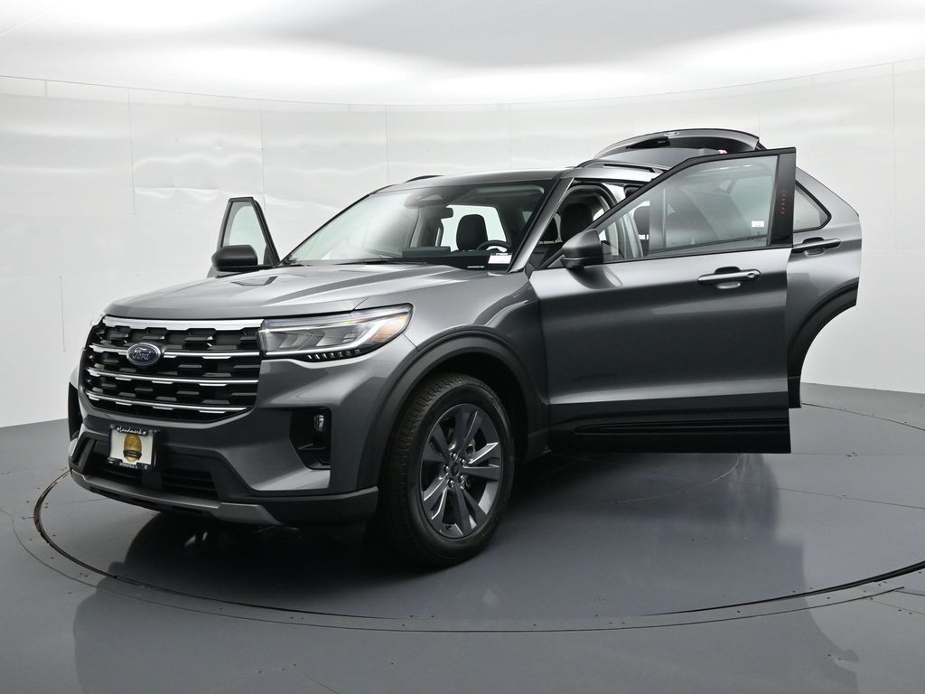 Ford Explorer Vehicle Full-screen Gallery Image 29